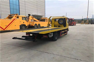 张镇非事故拖车