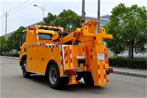 张镇高速路拖车费